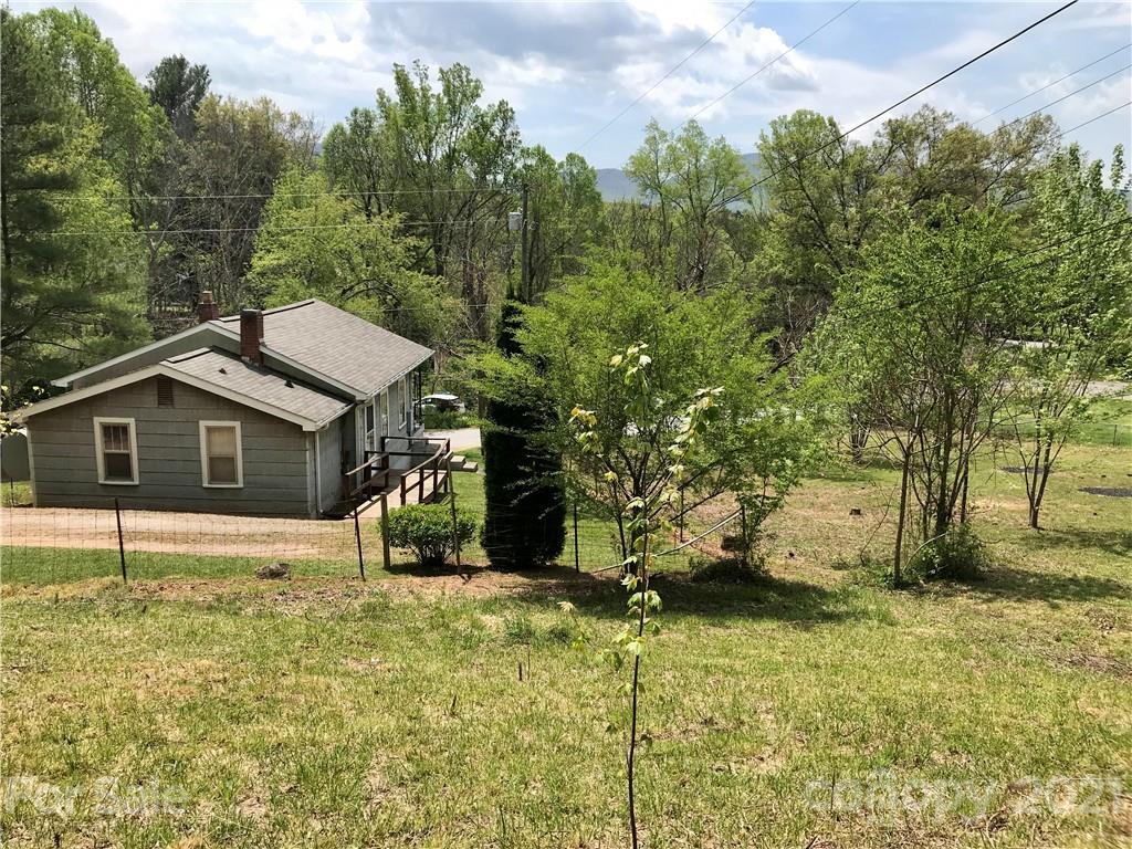 60 Riddle Road Swannanoa, NC 28778 - Photo 9 of 40 Gallery Image 9