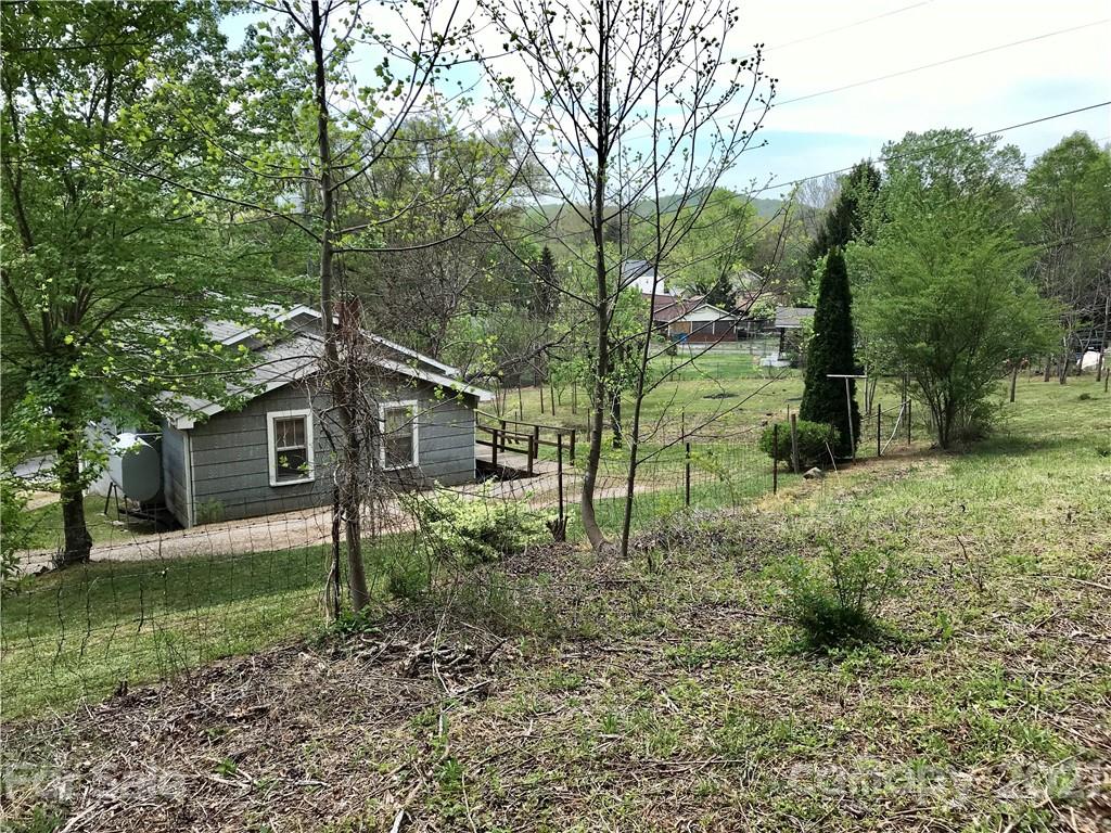 60 Riddle Road Swannanoa, NC 28778 - Photo 10 of 40 Gallery Image 10