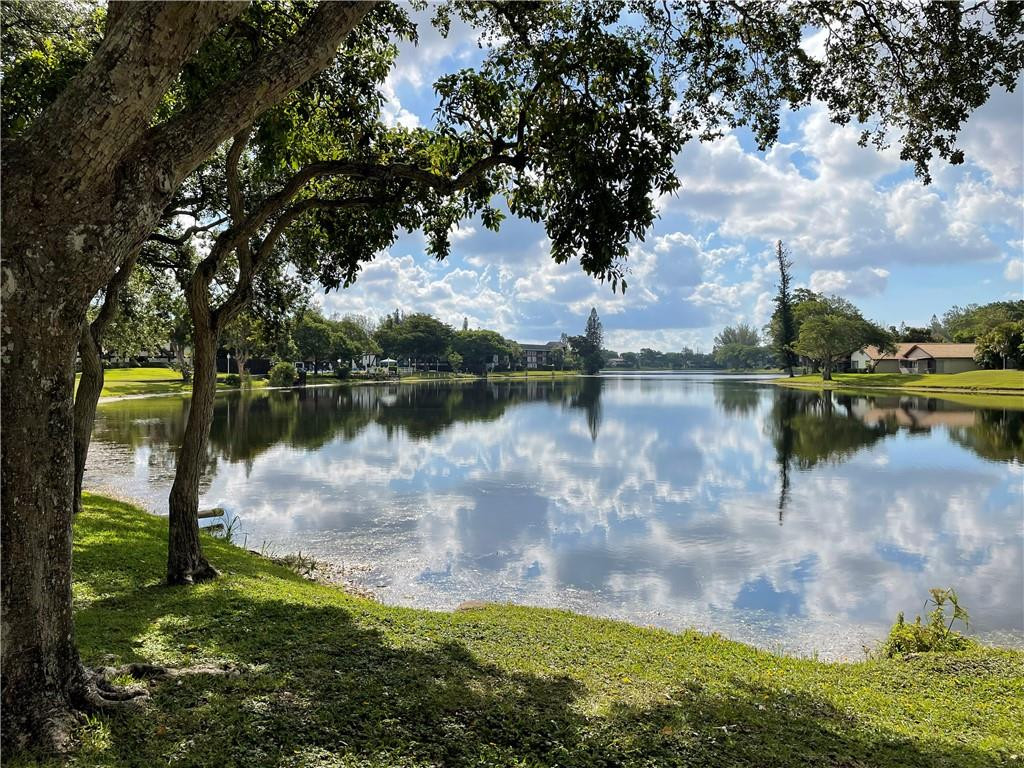 3660 Inverrary Drive, Unit 2F Lauderhill, FL 33319 - Photo 19 of 35 Photo 19