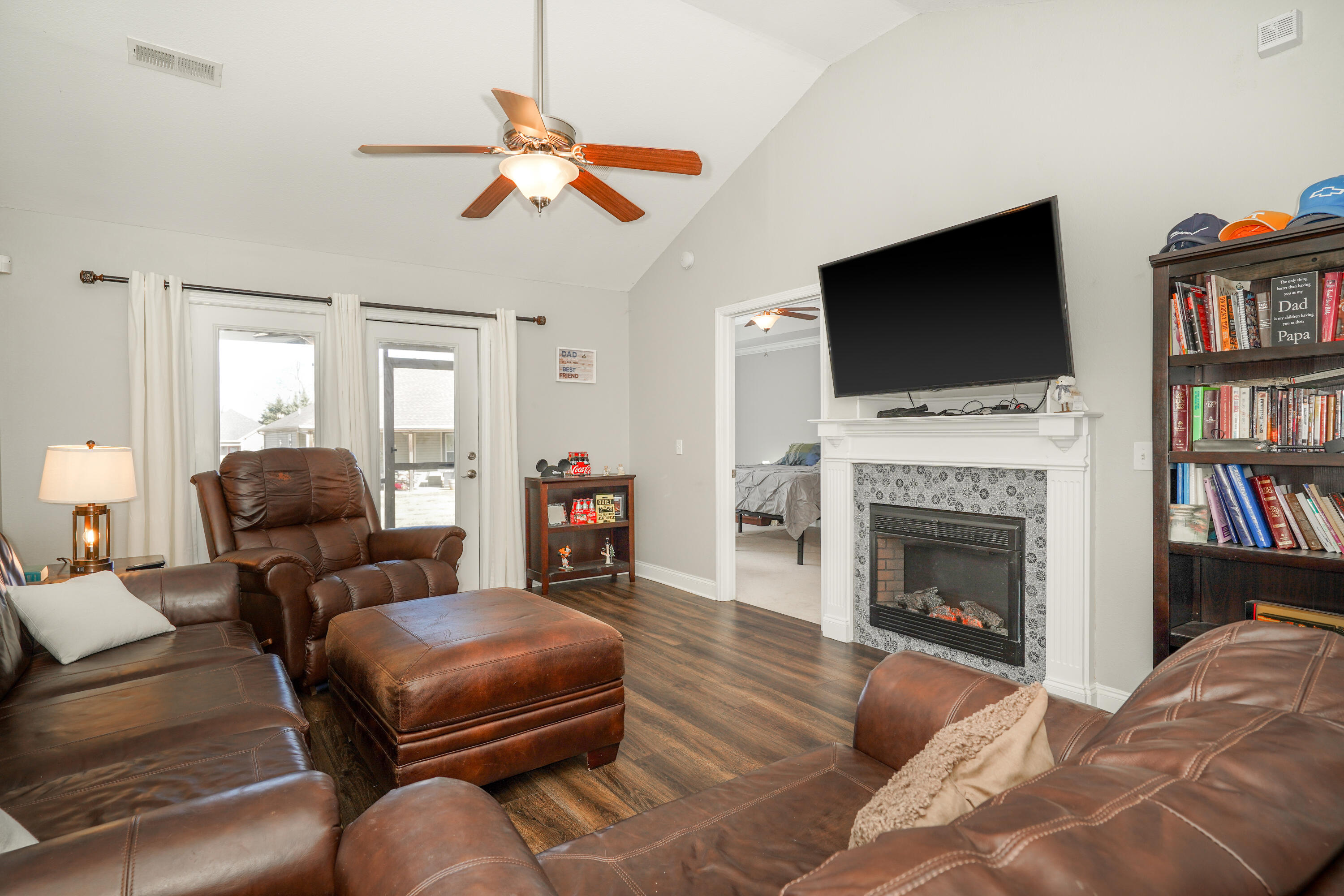 14 Fieldstone Cmns Rock Spring, GA 30739 - Photo 10 of 28 Living Room