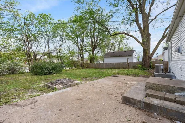 $209,000 | 409 Robie Drive, Belton, MO 64012