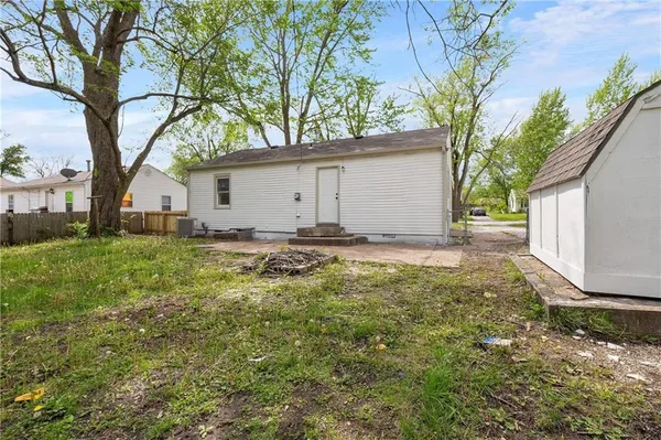 $209,000 | 409 Robie Drive, Belton, MO 64012