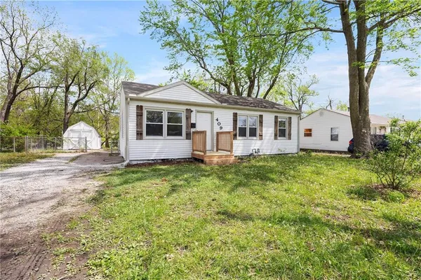 $209,000 | 409 Robie Drive, Belton, MO 64012