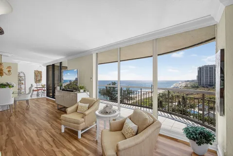 $1,100,000 | 4000 North Ocean Drive, Unit 904, Singer Island, FL 33404