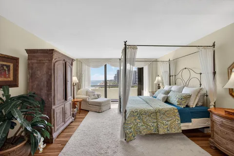 $1,100,000 | 4000 North Ocean Drive, Unit 904, Singer Island, FL 33404