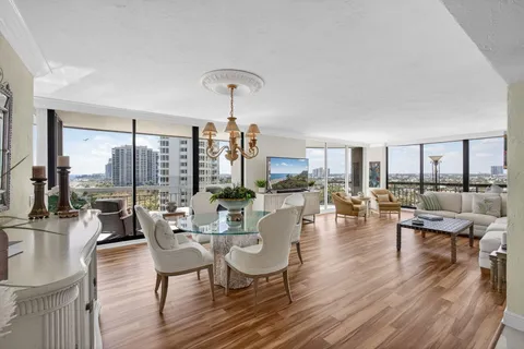 $1,100,000 | 4000 North Ocean Drive, Unit 904, Singer Island, FL 33404