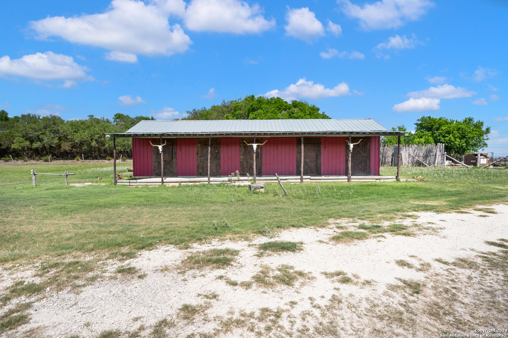 103 Waring Welfare Road Boerne, TX 78006 - Photo 9 of 33