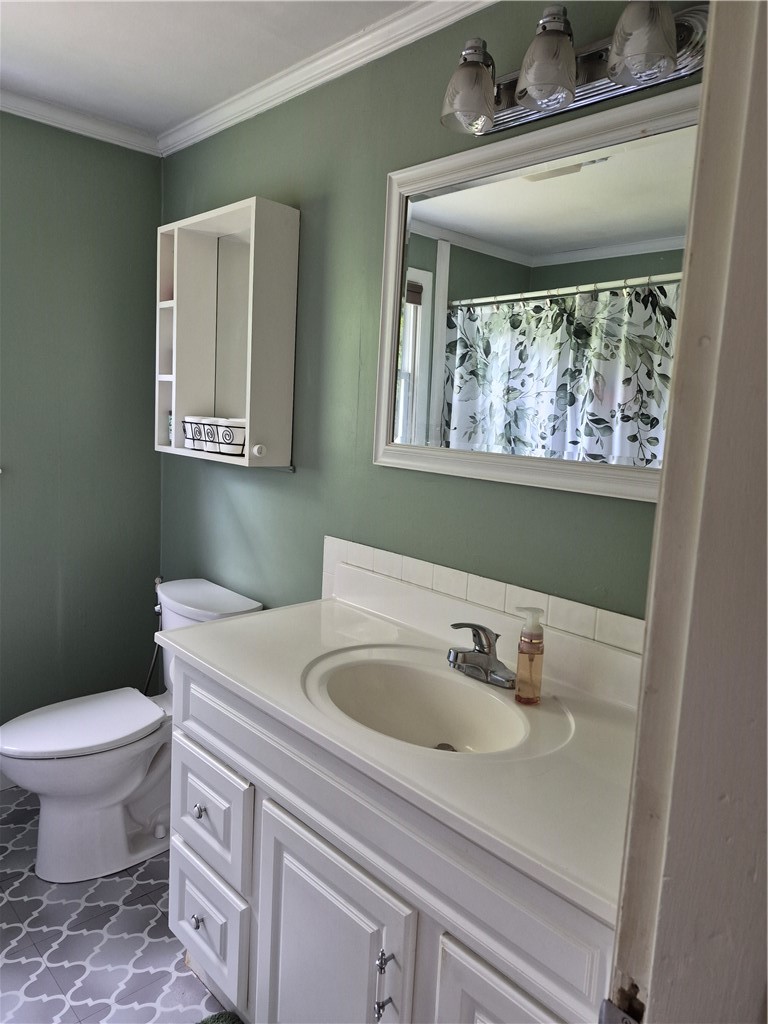 345 Stone Church Road Tiverton, RI 02878 - Photo 31 of 40 Bathroom