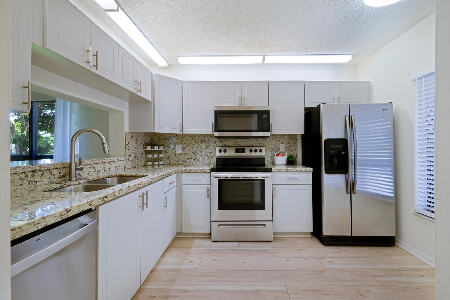350 Club Circle, Unit 206 Boca Raton, FL 33487 - Photo 6 of 22 350 Club Cir Unit 206 Boca-large-011-019