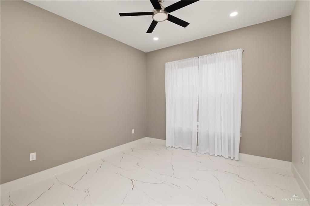 2610 East Julian Road Harlingen, TX 78552 - Photo 12 of 21 a view of an empty room