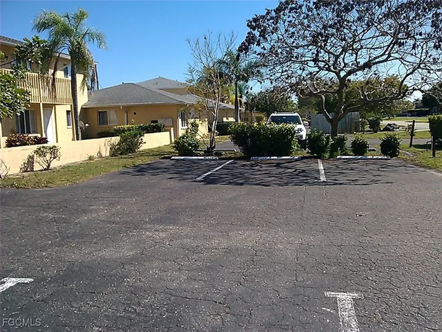 $1,035 | 4625 Southwest 8th Place, Unit 8, Cape Coral, FL 33914