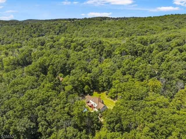 $815,000 | 910 Ravine Road, Califon, NJ 07830