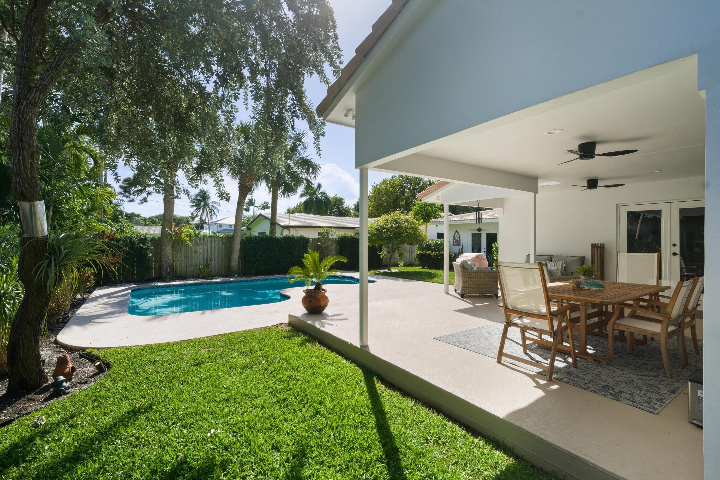 2642 Northeast 26th Terrace Lighthouse Point, FL 33064 - Photo 12 of 53 12