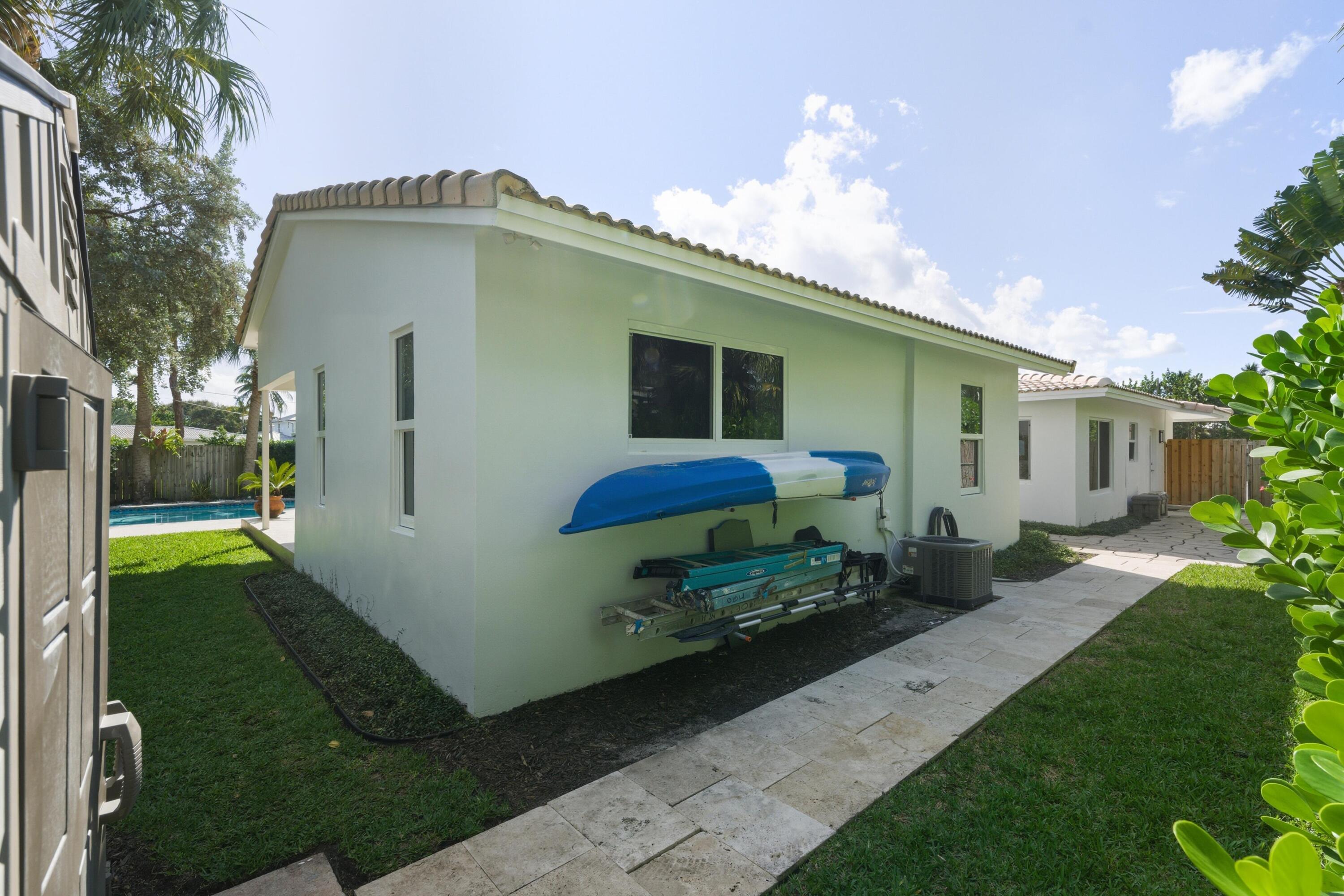 2642 Northeast 26th Terrace Lighthouse Point, FL 33064 - Photo 14 of 53 14