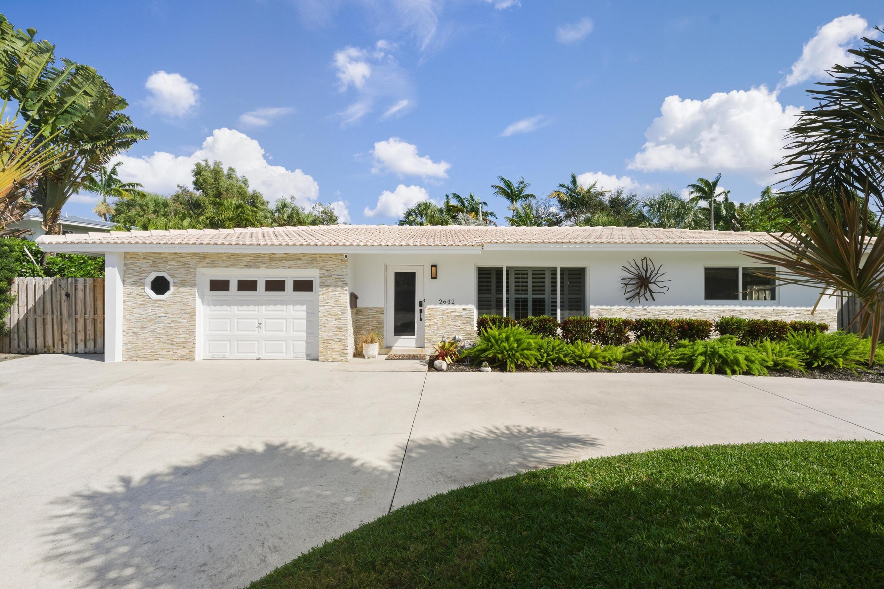 2642 Northeast 26th Terrace Lighthouse Point, FL 33064 - Photo 2 of 53 2