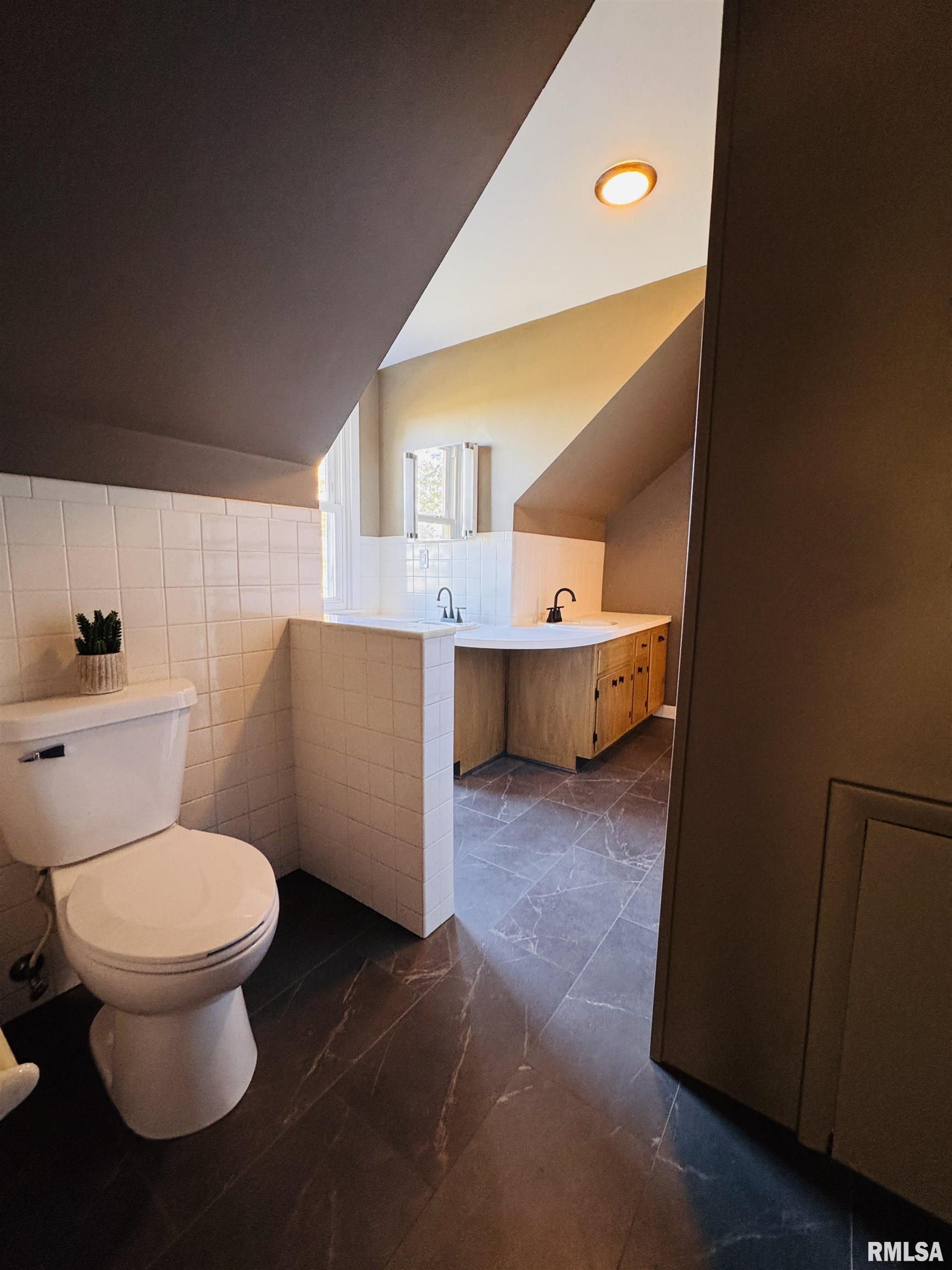 15465 Highway 67 Macomb, IL 61455 - Photo 19 of 27