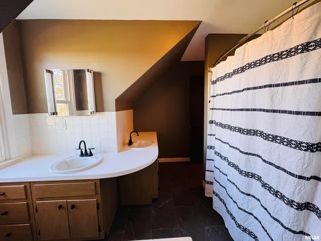 $352,500 | 15465 Highway 67, Macomb, IL 61455