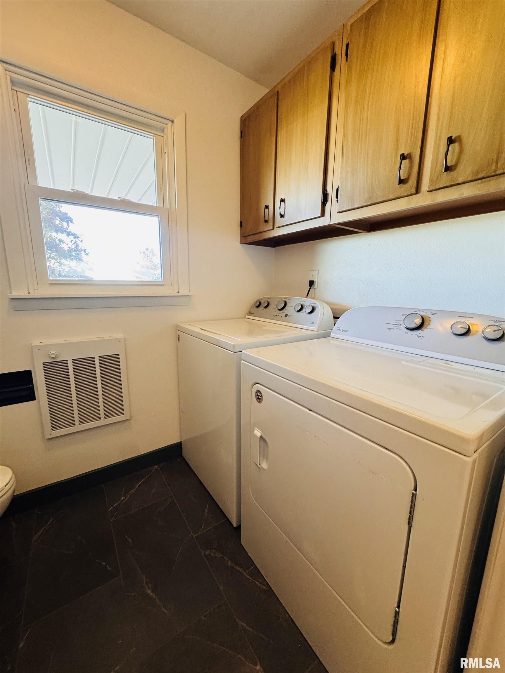 15465 Highway 67 Macomb, IL 61455 - Photo 9 of 27