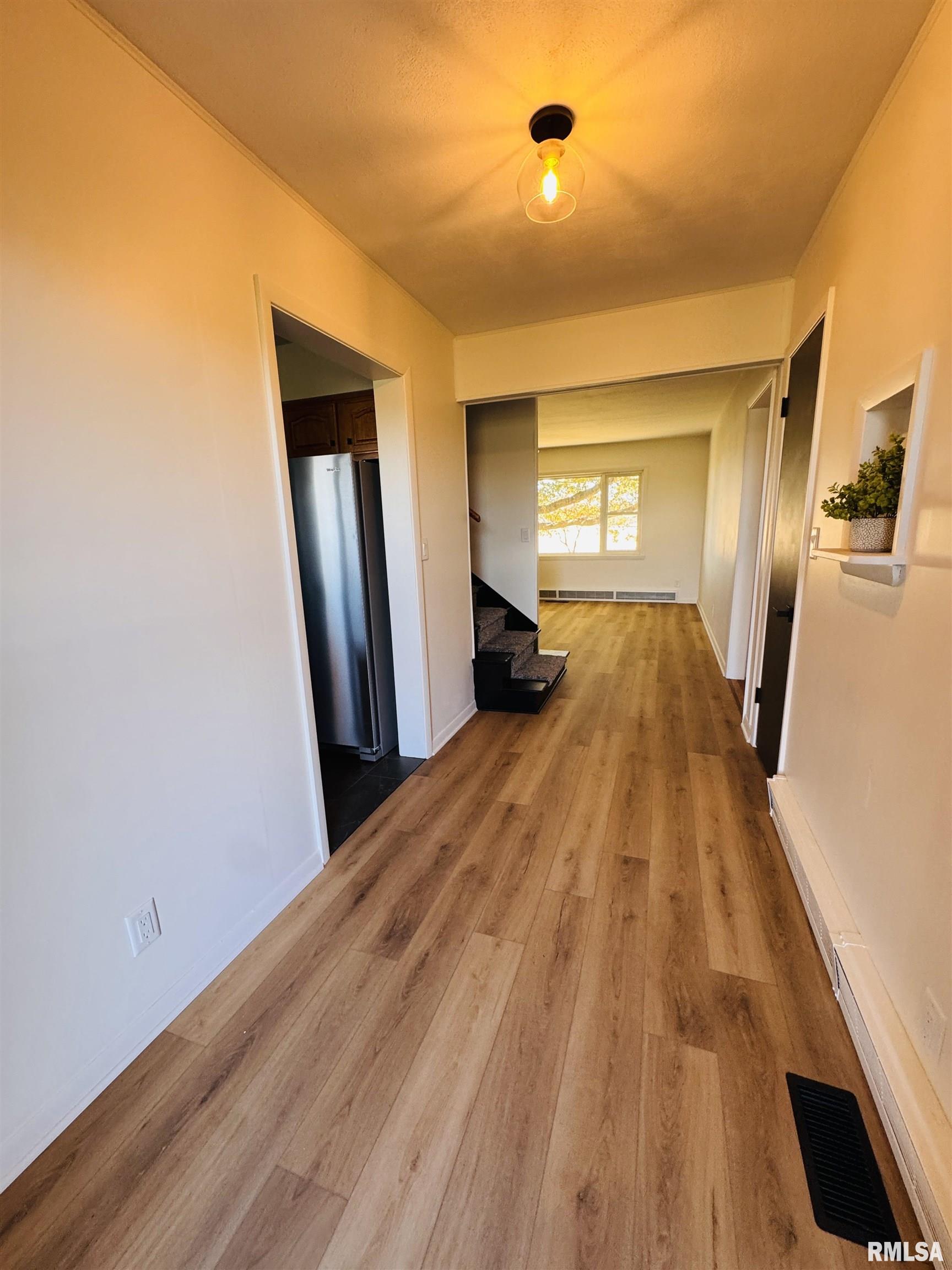 15465 Highway 67 Macomb, IL 61455 - Photo 10 of 27