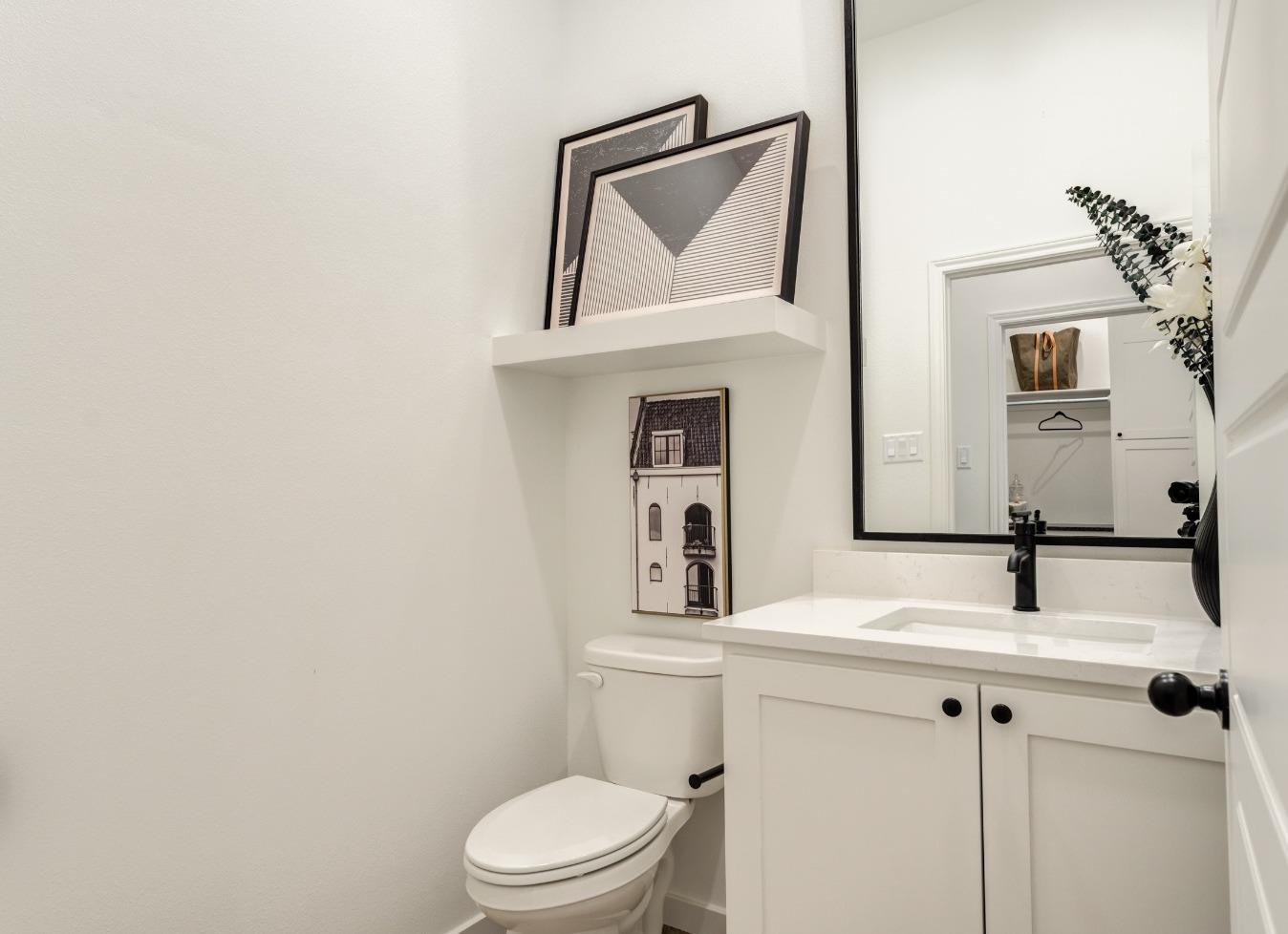 3609 128th Street Lubbock, TX 79423 - Photo 21 of 44 1/2 bath off Living Room