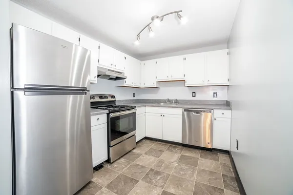$2,050 | 80 Stanton Street, Unit 32, Worcester, MA 01605