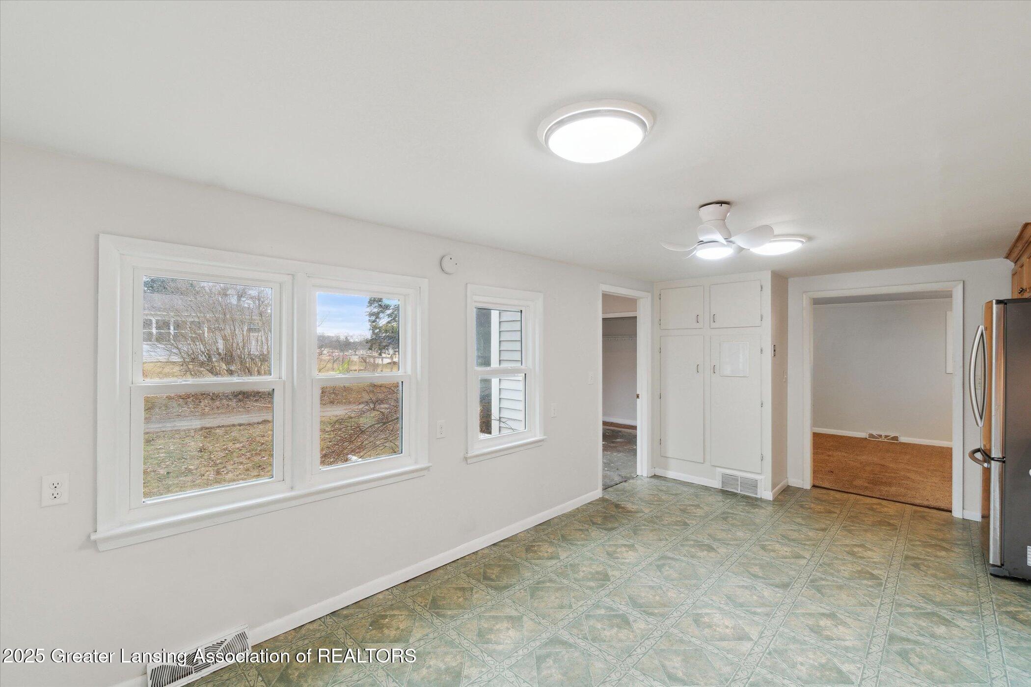 1801 North Sutton Road Jackson, MI 49201 - Photo 16 of 49 22-1801-N-Sutton-Rd-Jackson-MI-49202-Win