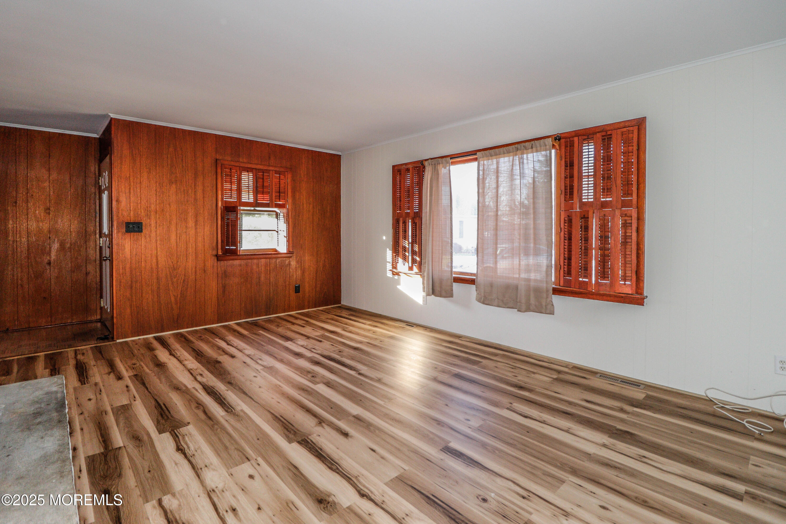 61 Reservation Row Brick, NJ 08723 - Photo 9 of 27 Living Room 3