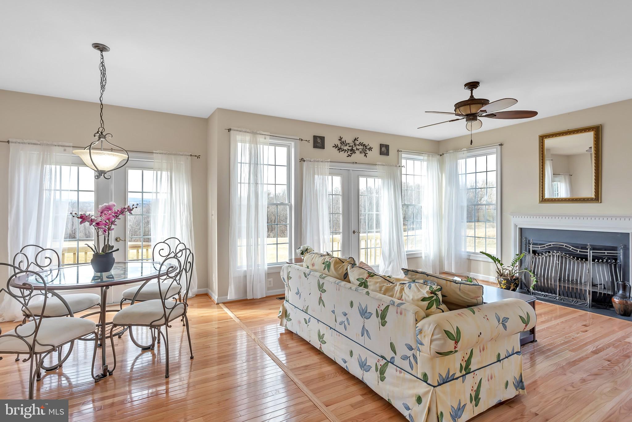 37202 Bolyn Road Purcellville, VA 20132 - Photo 8 of 34 Gallery Image 8