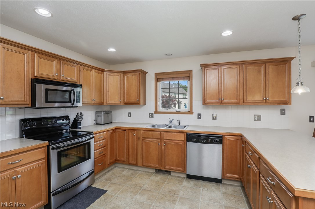 5951 Wentworth Road Southwest Canton, OH 44706 - Photo 5 of 33 Gallery Image 5