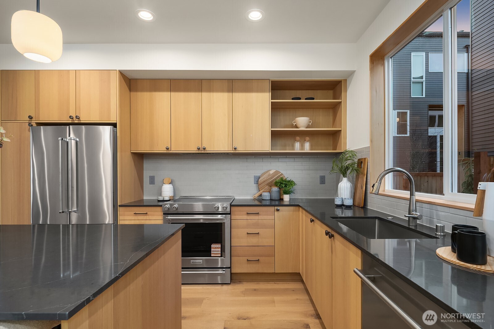 1808 East Mercer Street Seattle, WA 98112 - Photo 13 of 32