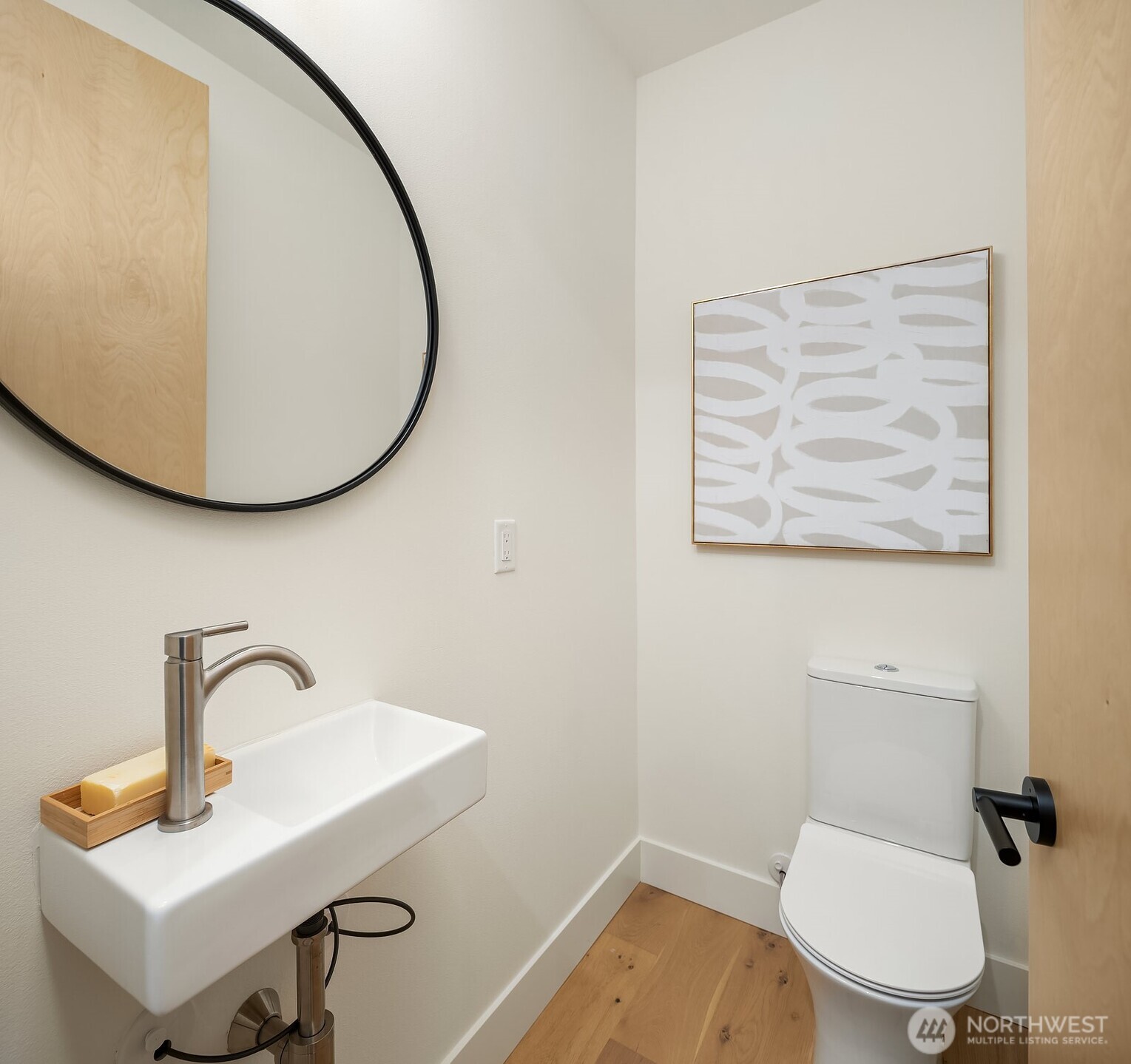 1808 East Mercer Street Seattle, WA 98112 - Photo 15 of 32