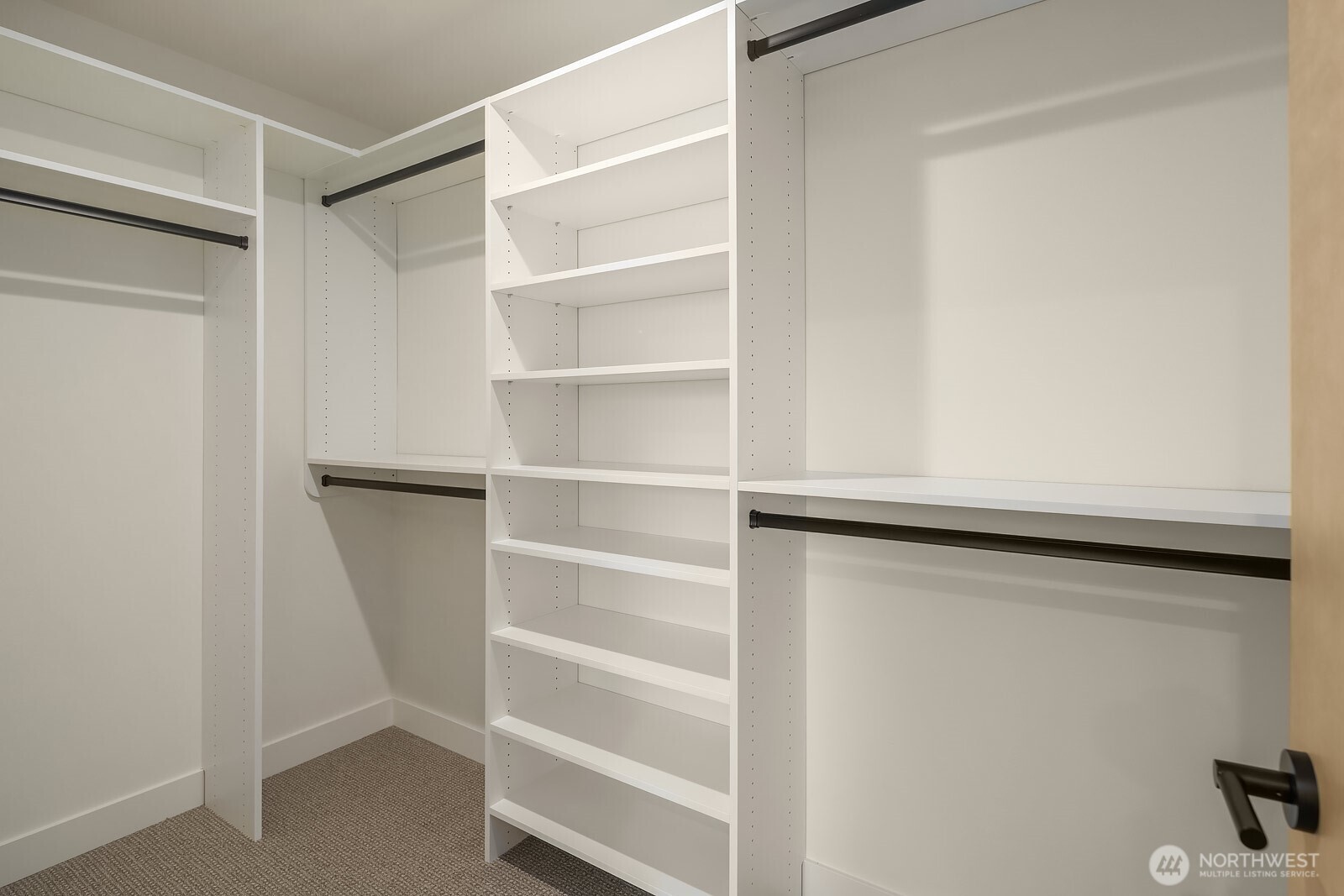 1808 East Mercer Street Seattle, WA 98112 - Photo 19 of 32