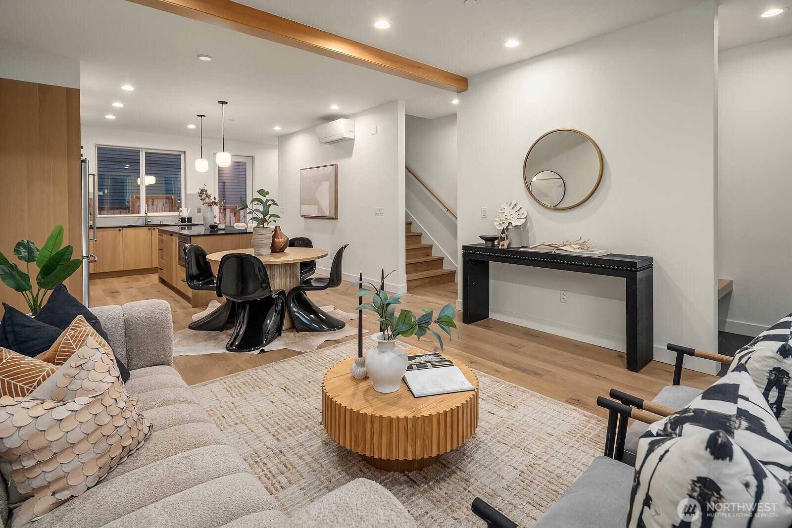 1808 East Mercer Street Seattle, WA 98112 - Photo 5 of 32