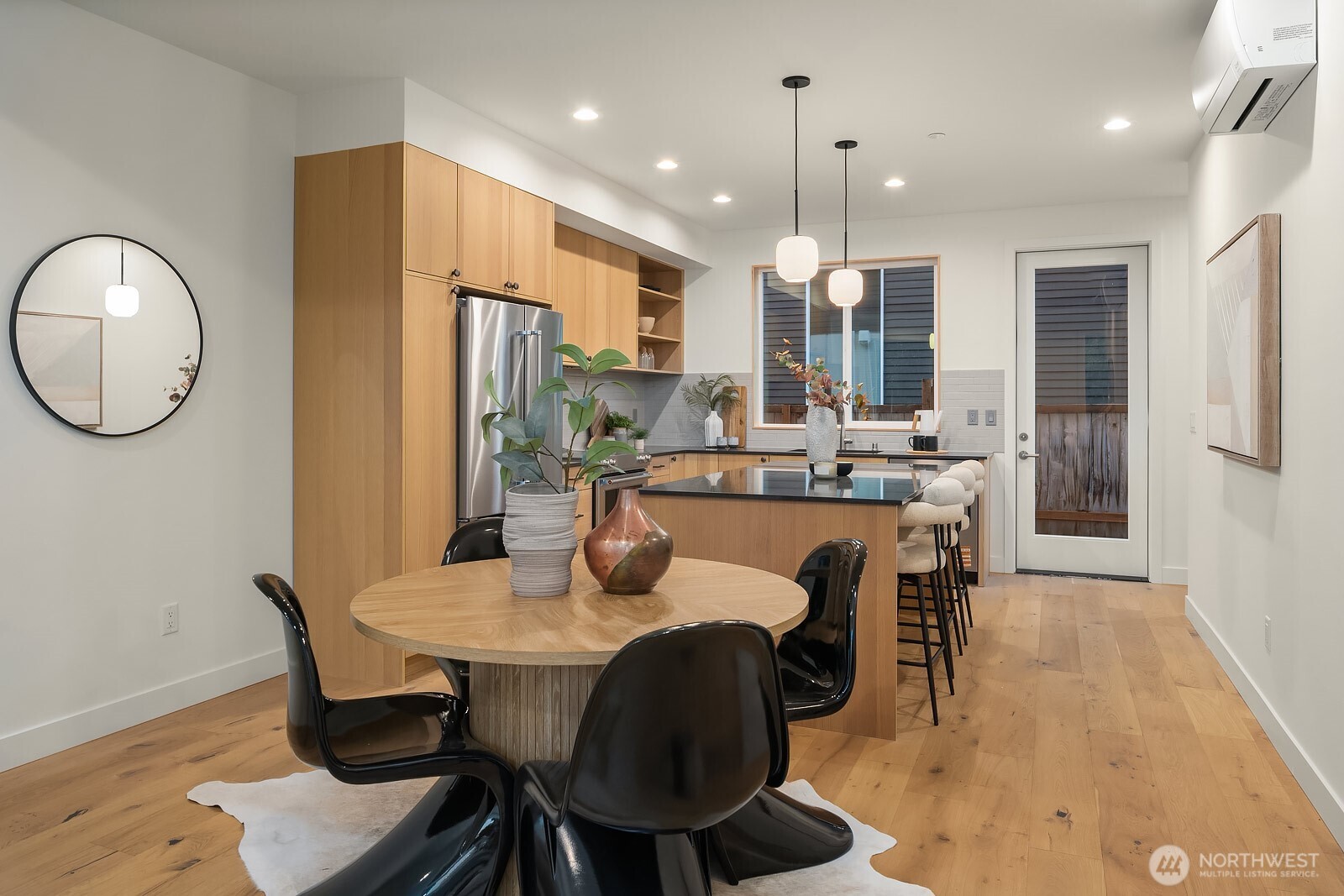 1808 East Mercer Street Seattle, WA 98112 - Photo 7 of 32