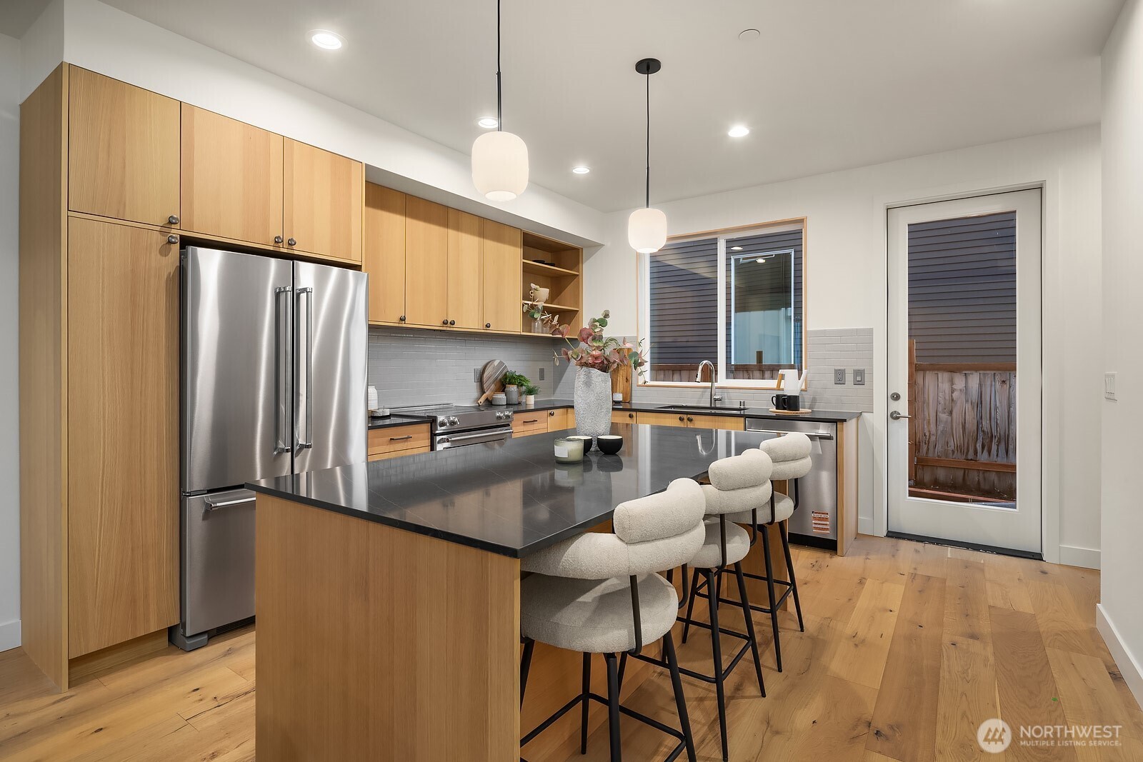 1808 East Mercer Street Seattle, WA 98112 - Photo 9 of 32