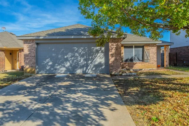 $260,000 | 149 Jefferson Drive, Venus, TX 76084