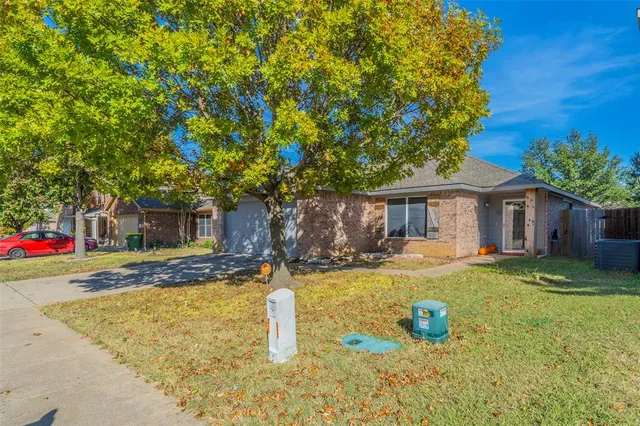 $260,000 | 149 Jefferson Drive, Venus, TX 76084