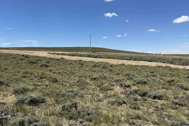 $72,600 | 233 Airport Avenue, Saratoga, WY 82331