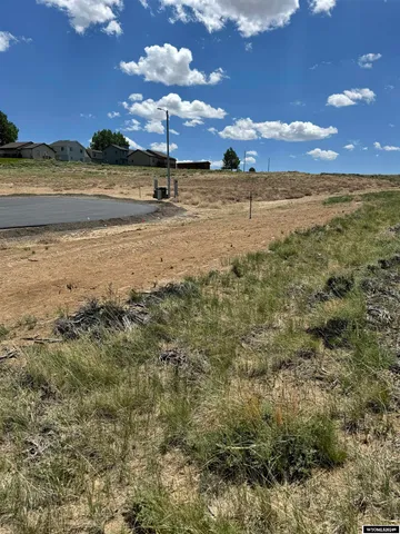$72,600 | 233 Airport Avenue, Saratoga, WY 82331