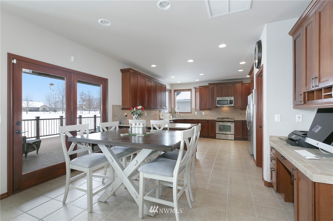 8990 Coolidge Road Yakima, WA 98903 - Photo 8 of 25