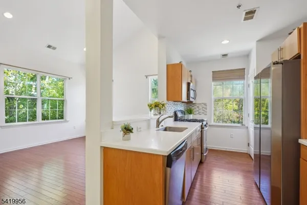 $3,200 | 203 Stone Creek Court, Whippany, NJ 07981