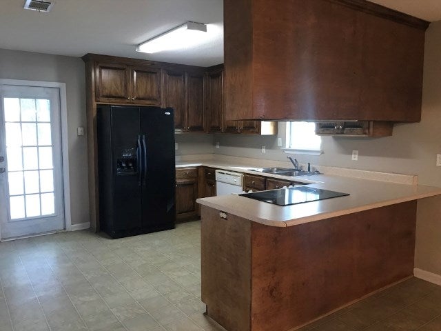 4805 Johnson Road Valdosta, GA 31601 - Photo 5 of 14 Gallery Image 5