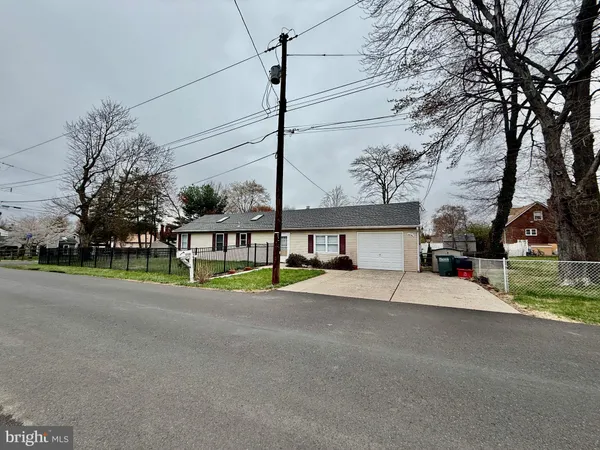 $2,850 | 1722 Oak Road, Feasterville-Trevose, PA 19053