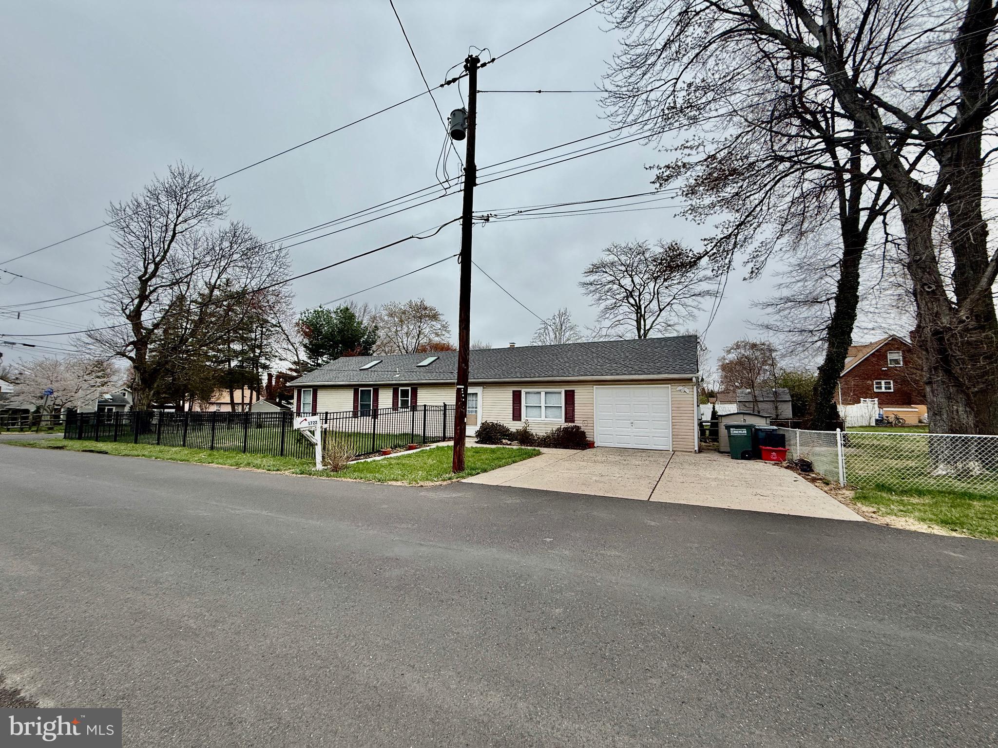 1722 Oak Road Feasterville-Trevose, PA 19053 - Photo 3 of 30