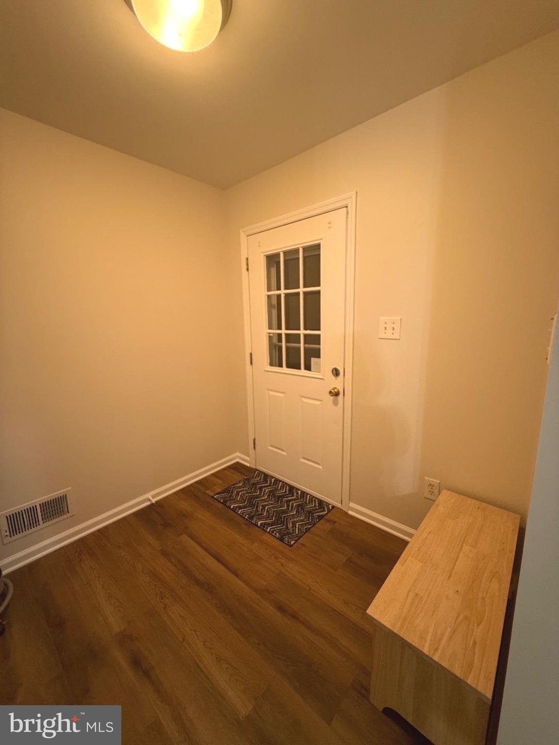 1722 Oak Road Feasterville-Trevose, PA 19053 - Photo 6 of 30 Entryway area