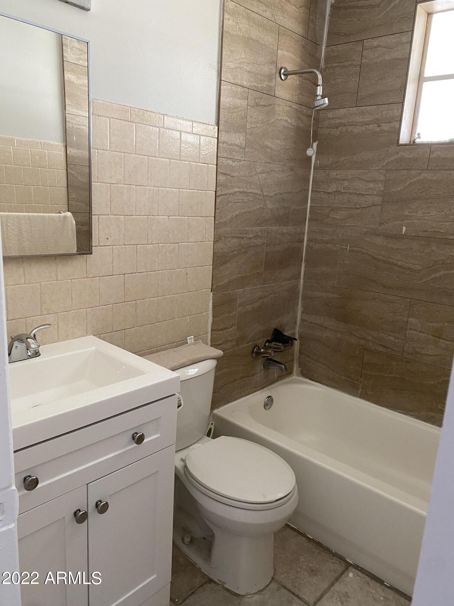 3736 West Thomas Road Phoenix, AZ 85019 - Photo 7 of 10 3736B