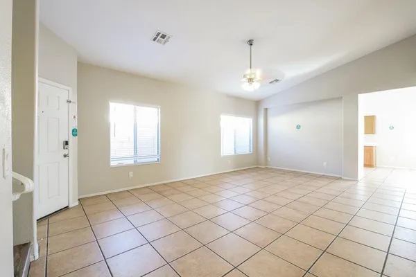 $2,920 | 3915 West Buckskin Trail, Phoenix, AZ 85083