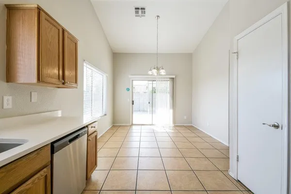 $2,920 | 3915 West Buckskin Trail, Phoenix, AZ 85083