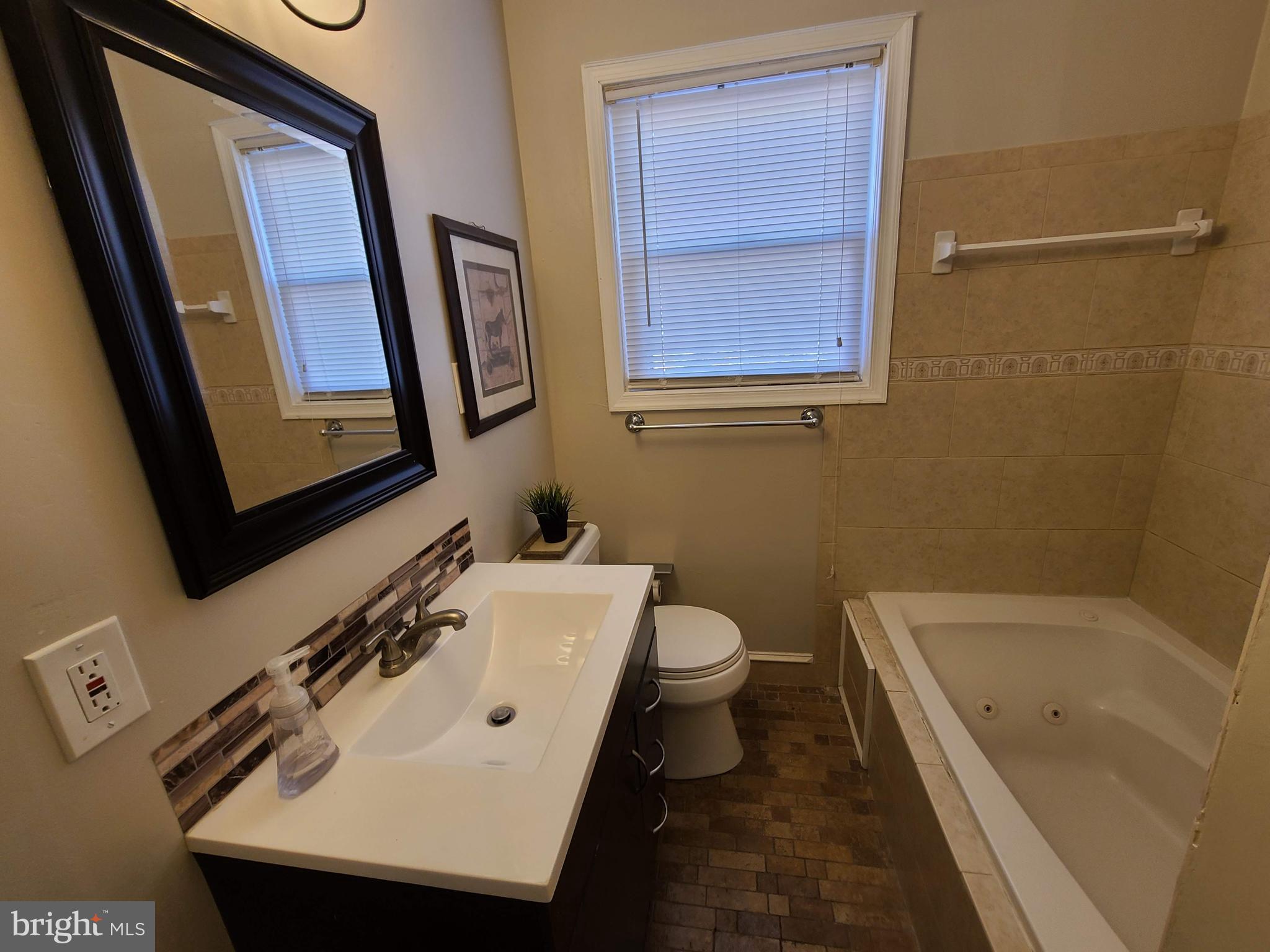 6802 Brookmill Road Baltimore, MD 21215 - Photo 21 of 36 Upstairs Bath