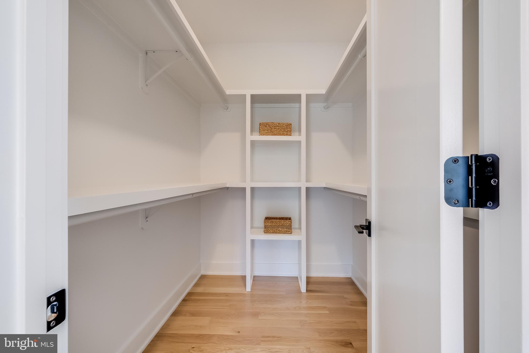 9202 Ewing Drive Bethesda, MD 20817 - Photo 31 of 59